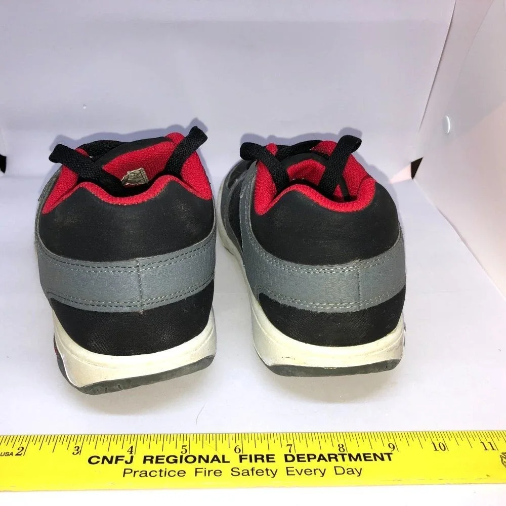 Heelys‎ Black & Gray Sneakers w/Red Piping Men's 7